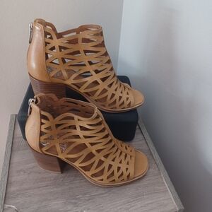 Vince Camuto Sandal Booties Heeled Sz 5